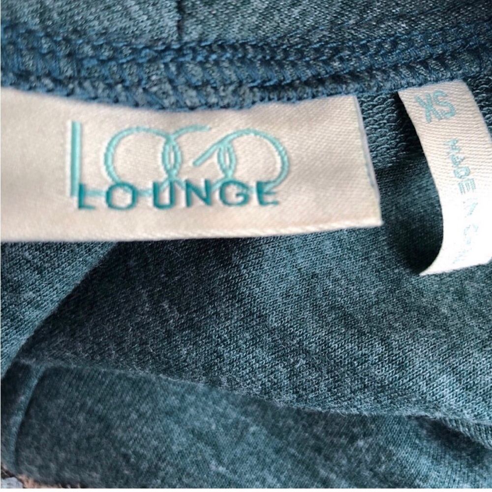 LOGO 4 tops by Lori Goldstein piece bundle - Picture 14 of 14